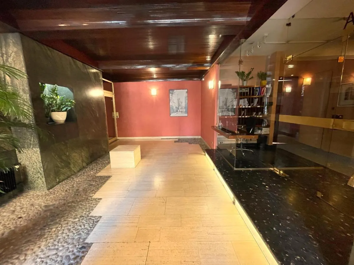 Champs Elysees Et Parc Monceau : Charmant Logement Lumineux Apartment Paris