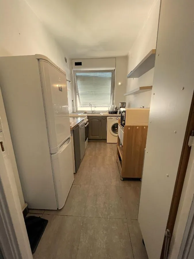 Champs Elysees Et Parc Monceau : Charmant Logement Lumineux Apartment Paris France