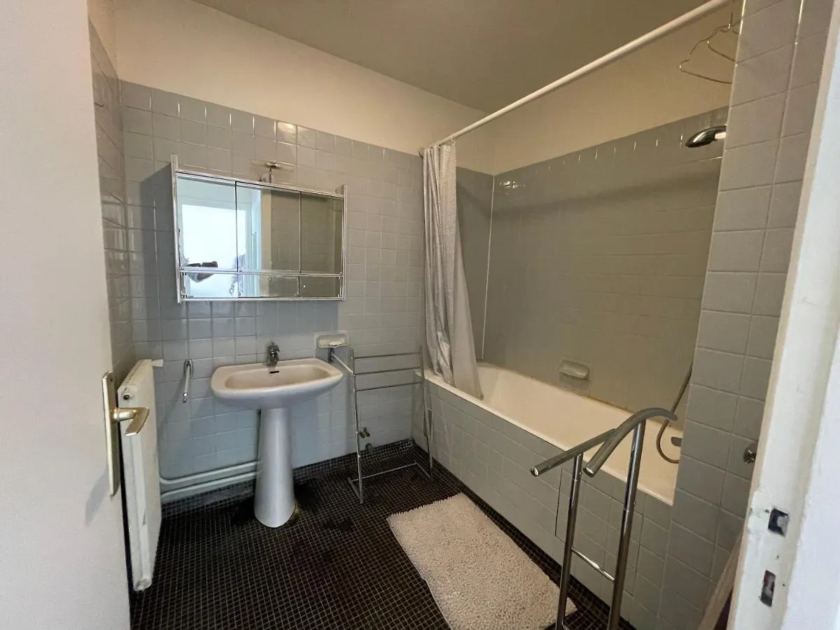 Champs Elysees Et Parc Monceau : Charmant Logement Lumineux Apartment Paris
